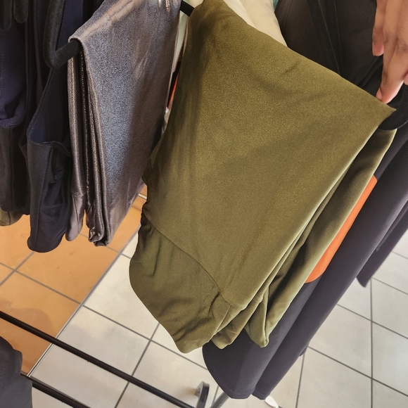 NWOT High waisted leggings - Picture 3 of 3